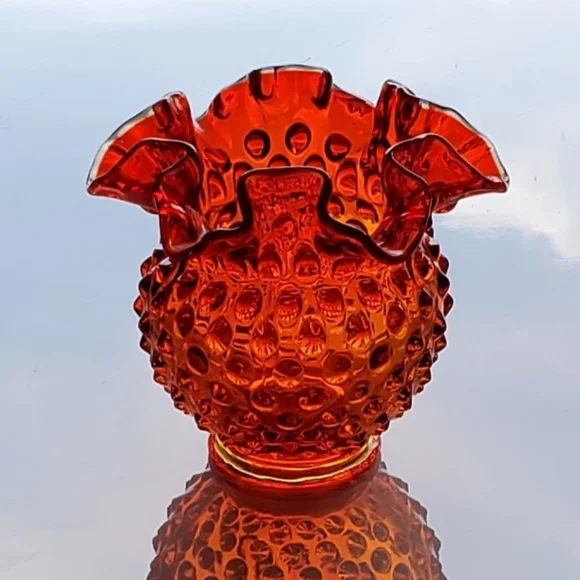 Fenton Amberina 4 1/4" Double Crimp Vase - Picture 3 of 12